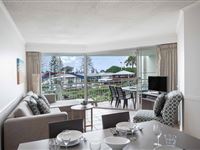 3 Bedroom Apartment Lounge-BreakFree Alexandra Beach